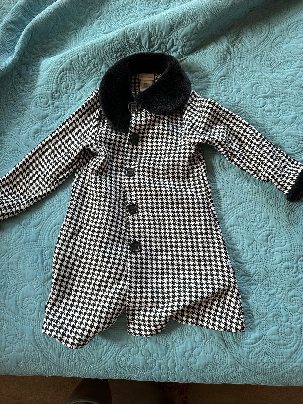 Youngland Black & White Houndstooth Pea Coat with Faux Fur Collar